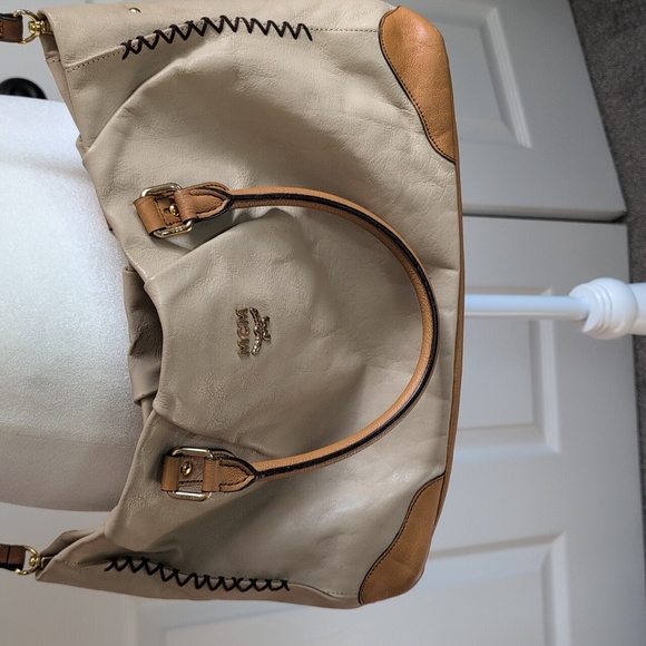 Vintage MCM Cream Leather Two Way Crossbody Bag - Picture 2 of 12
